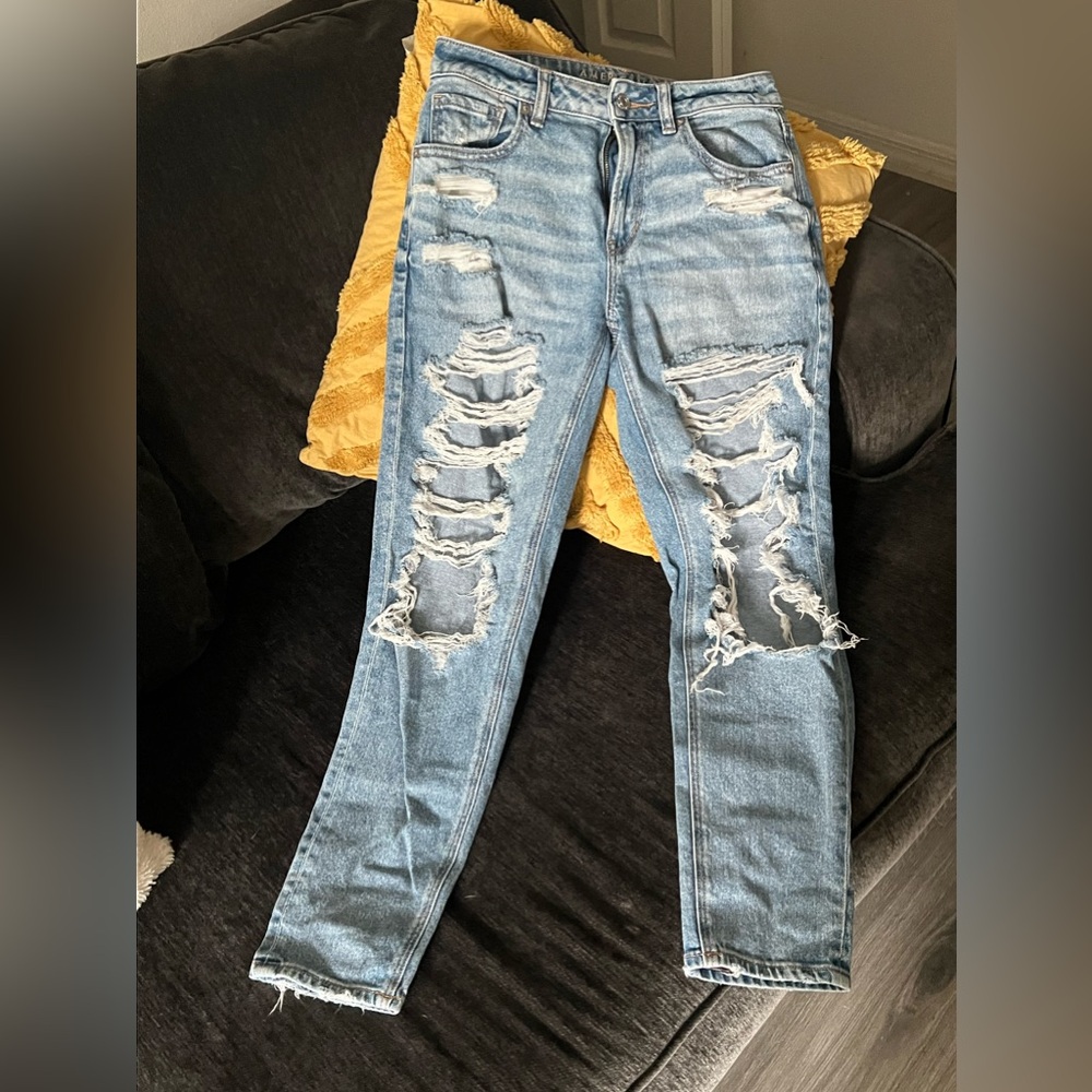 American eagle slightly baggy jeans